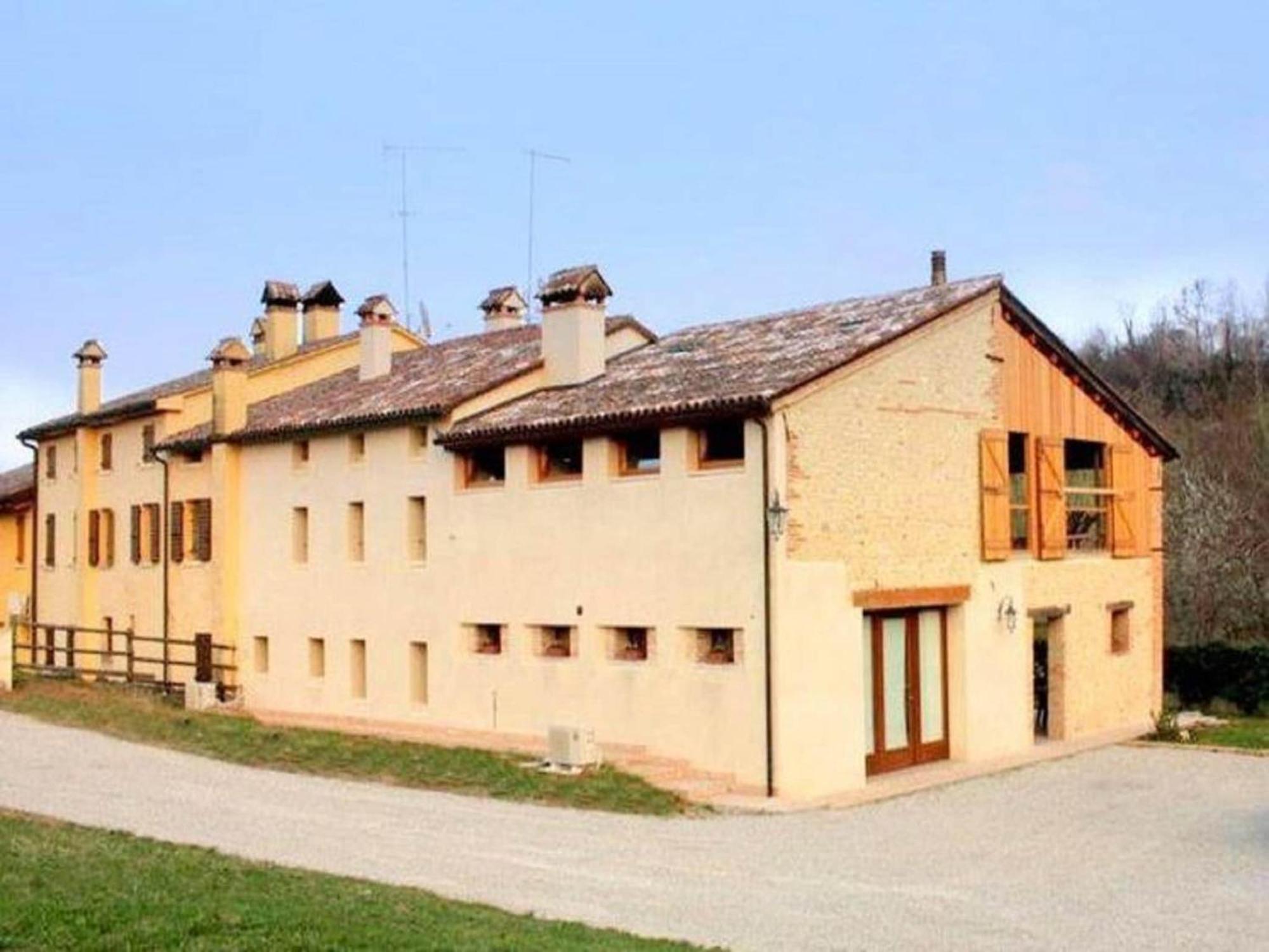 Modern Farmhouse In Pagnano Italy Near Forest Villa Asolo Buitenkant foto